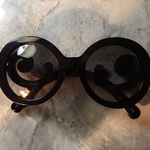 New & Authentic Prada Minimal Baroque SPR 08T